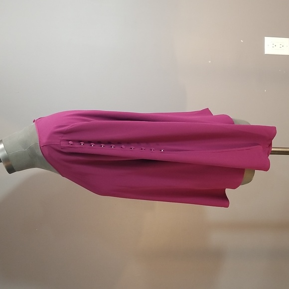 Vince Camuto mulberry blouse with fantastic sleeves in size medium - Picture 3 of 10